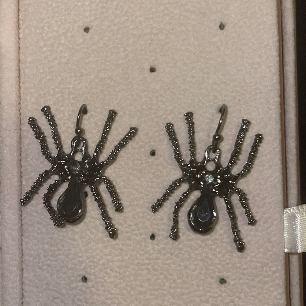 Spider earrings